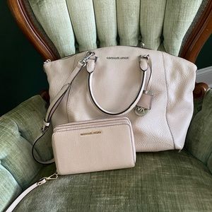 Used MK Purse and Wallet ✨